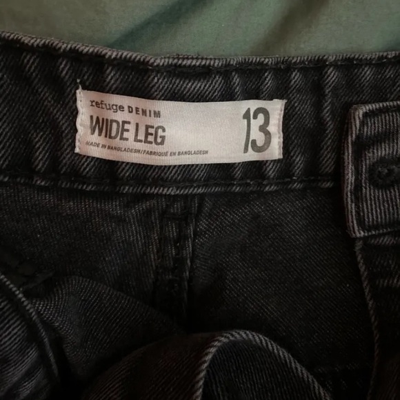 Wide leg - Picture 2 of 3